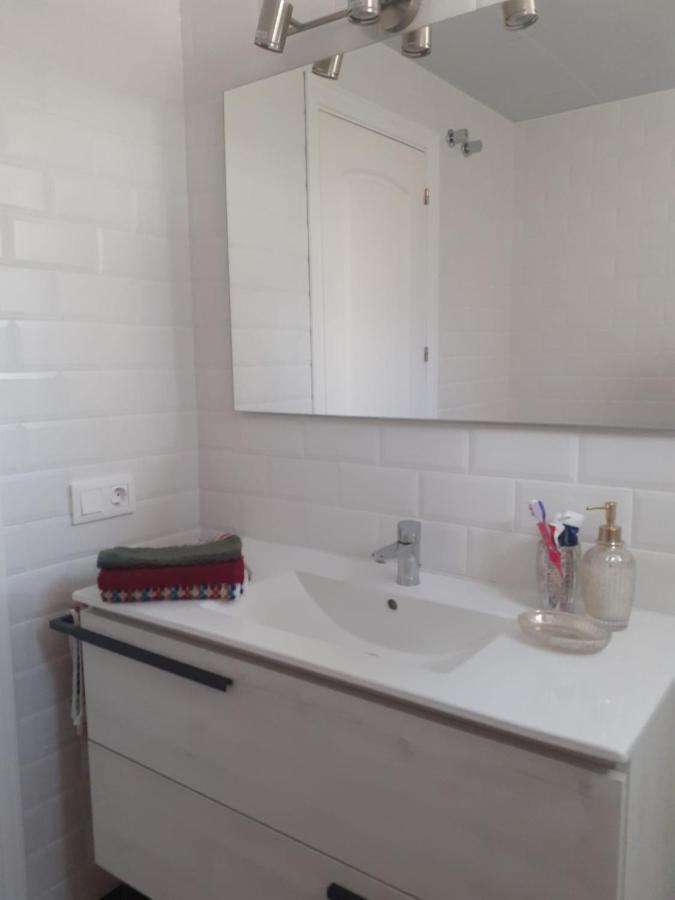 Small Oasis - Appartement 6 Personnes มานิลบา ภายนอก รูปภาพ