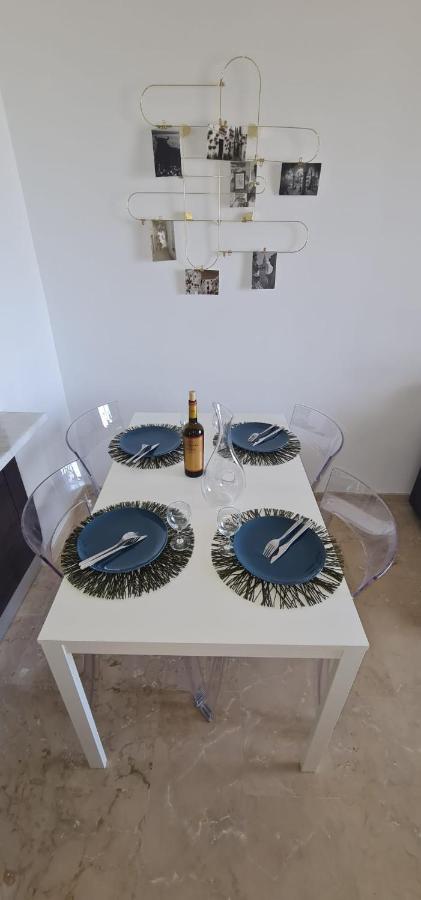 Small Oasis - Appartement 6 Personnes มานิลบา ภายนอก รูปภาพ